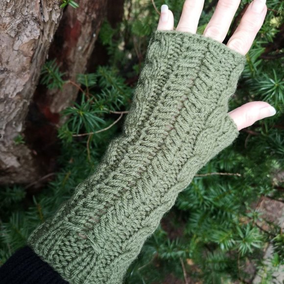 Forest Green HandKnit Fingerless Texting Gloves Mittens Armwarmers - Picture 4 of 6